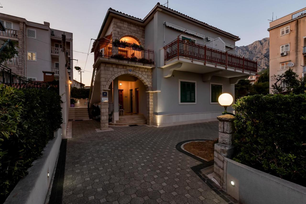 Apartments Carmen Makarska Bagian luar foto