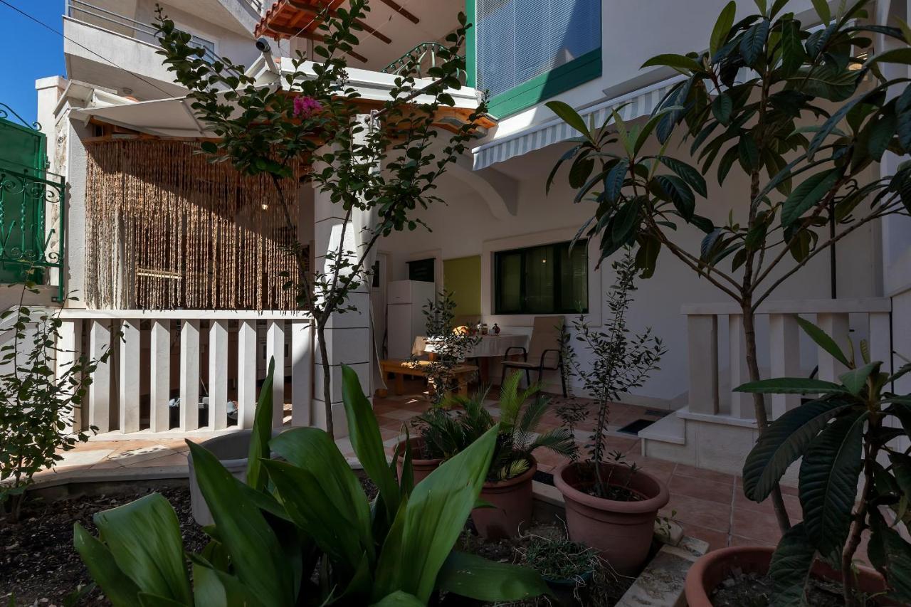 Apartments Carmen Makarska Bagian luar foto
