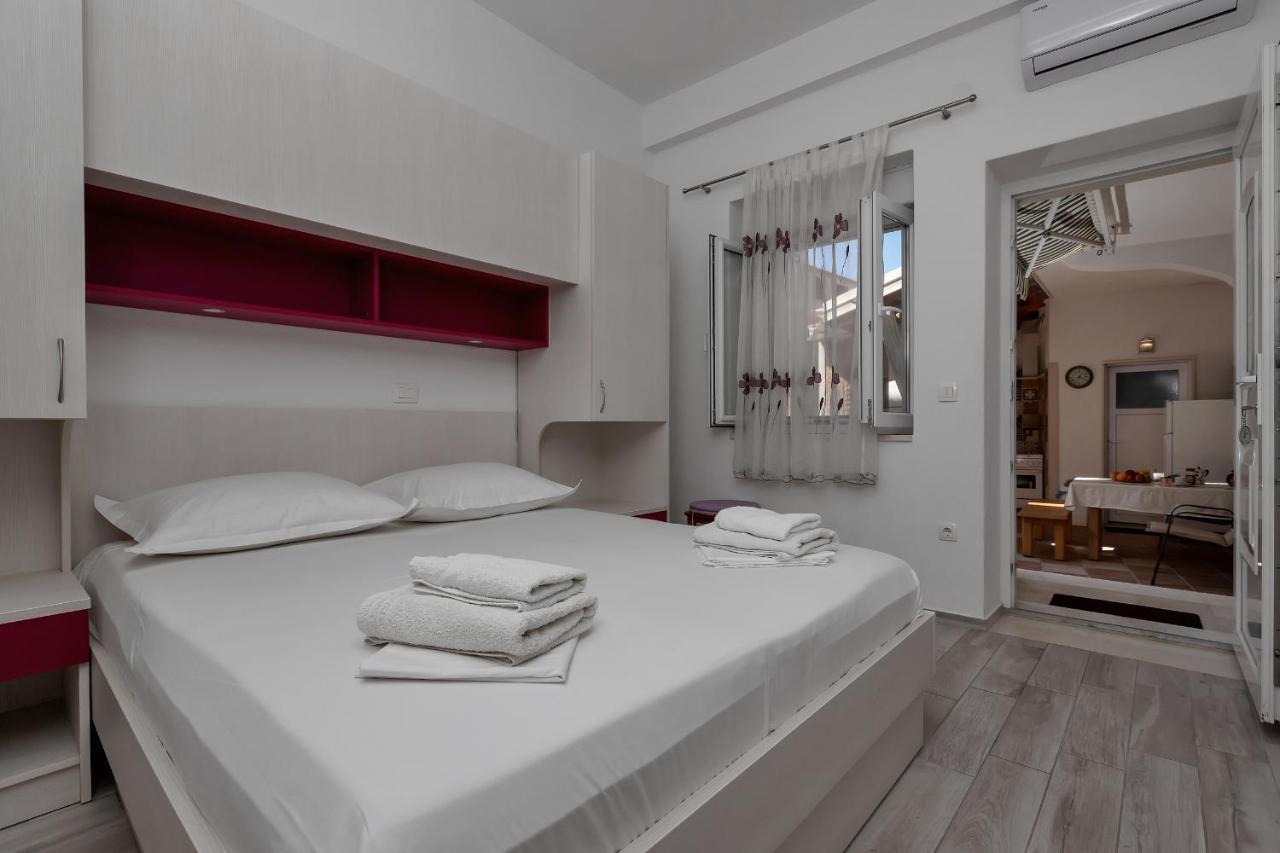 Apartments Carmen Makarska Bagian luar foto