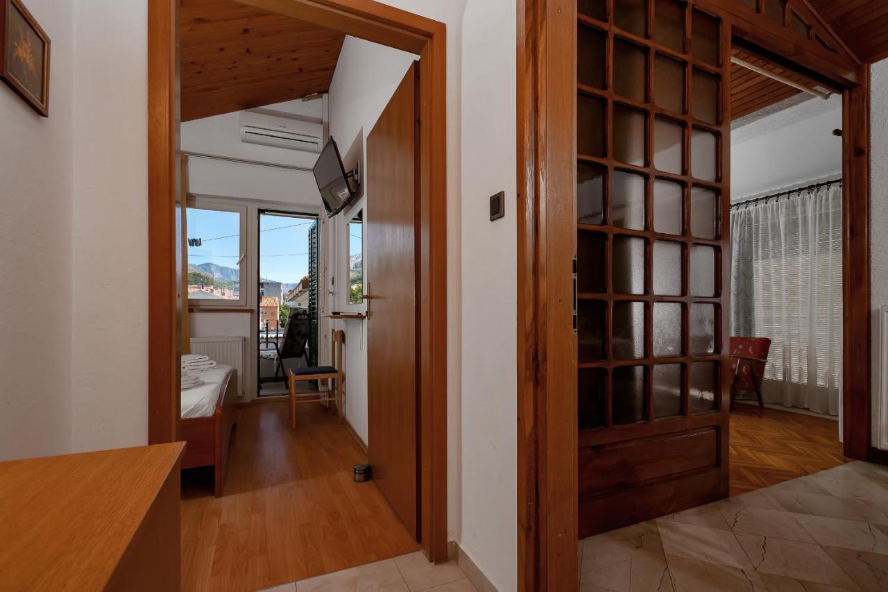 Apartments Carmen Makarska Bagian luar foto