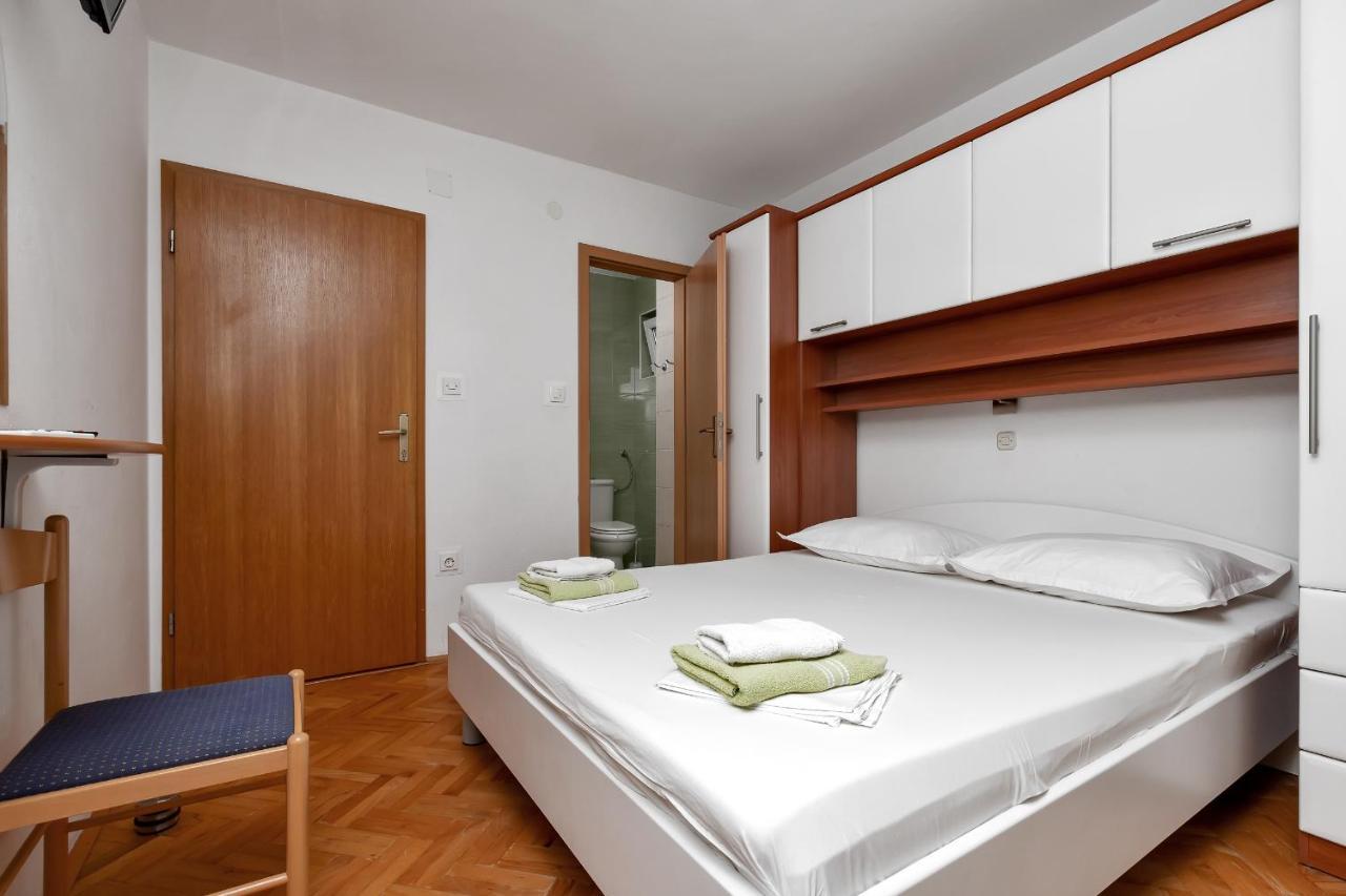 Apartments Carmen Makarska Bagian luar foto