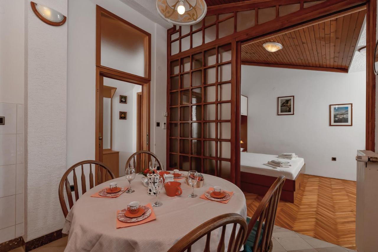 Apartments Carmen Makarska Bagian luar foto