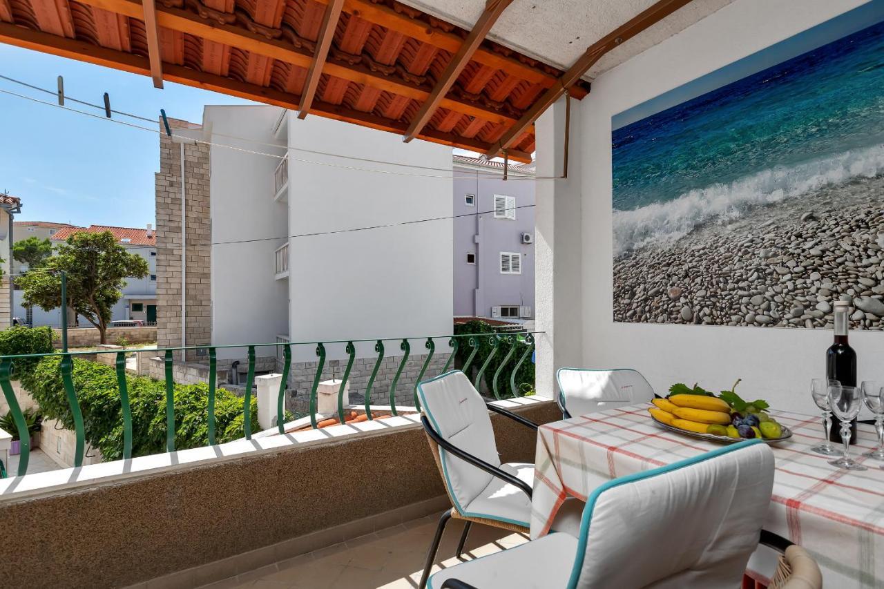 Apartments Carmen Makarska Bagian luar foto
