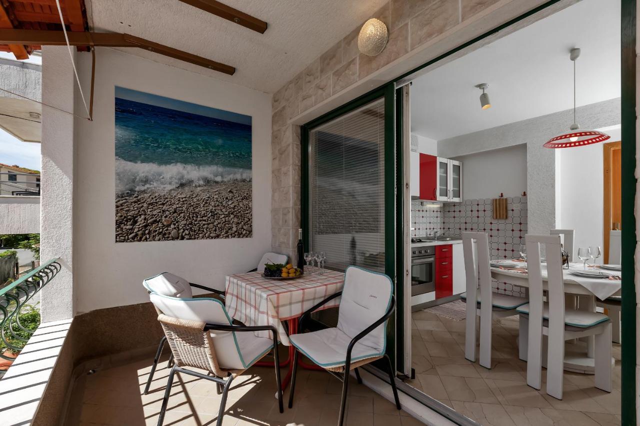 Apartments Carmen Makarska Bagian luar foto
